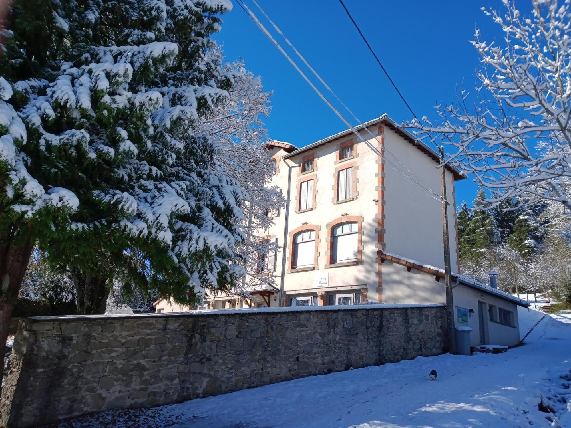 Gite Des 3 Etangs Malvieres Exterior photo